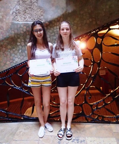 L’Ekane Vicuña i la Laura Girón, alumnes de 4t d’ESO, premiades en el concurs literari Ficcions a La Pedrera de Barcelona